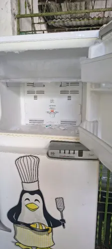 Geladeira Consul pra conserto.