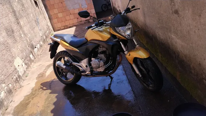 Vendo CB 300 no Pix $6.600