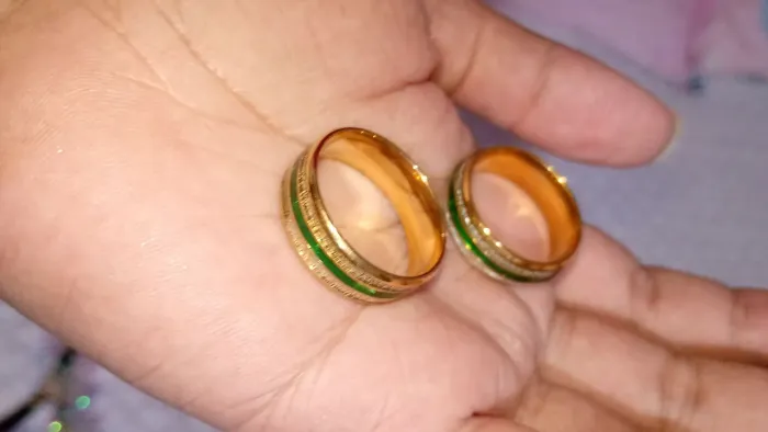 Vendo anéis 2 peças