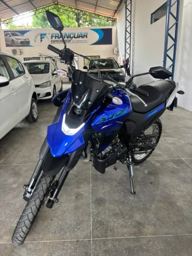 Lander XTZ 250cc com apenas 1.000km