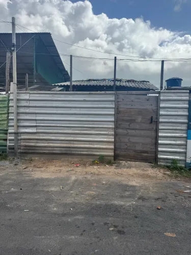 Vendo terreno com casa de taipa 5x13
