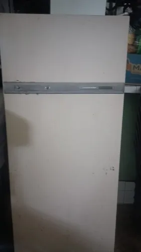 Geladeira Vintage em ótimo estado de funcionamento