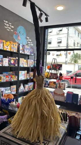 Vassoura Dançante com Som e Movimento Halloween