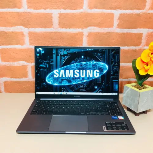 Notebook Samsung i5 de 13ª Geração/ Ram 8GB/ Ssd 256GB/ FullHD/ Placa Intel Iris 4GB