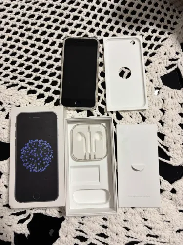 iPhone 6 cinza e preto
