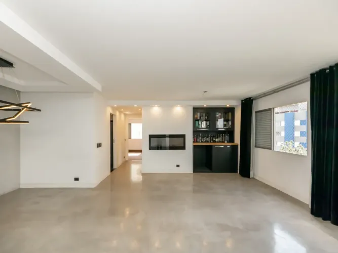 Apartamento à venda no Condomínio Alvorada, na Vila Olímpia, em São Paulo - SP