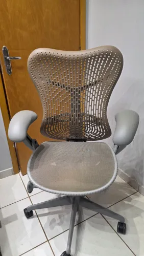 Cadeira Herman miller mirra 