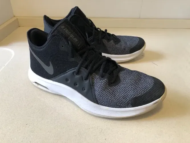Tênis Nike Air Versitile 3 - Tam. 45 (12.5 Us)