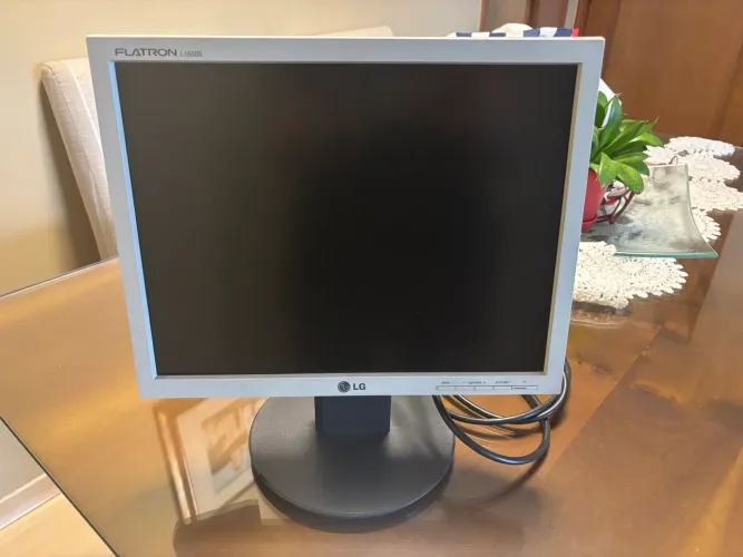 Monitor LG| 14 polegadas | modelo FLATRON L 1550S