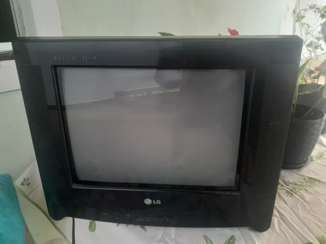 Tv 14 polegas LG