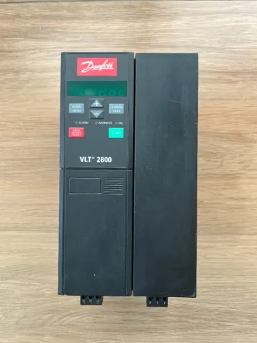 Inversor de frequência 5cv 220v 16A Danfoss VLT2840