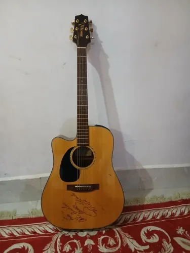 VIOLÃO TAKAMINE G SERIES - AUTOGRAFADO POR RICK & RENNER