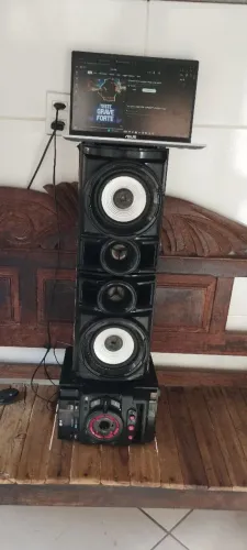 Vendo som LG , adaptado pra Bluetooth. Barato ou troco por algo do meu interesse