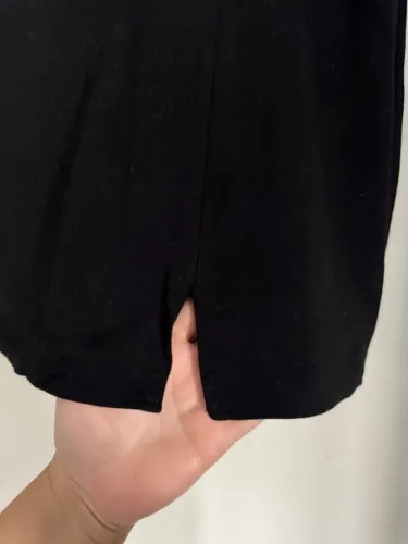 Saia preta com elastano marca H&M nova G