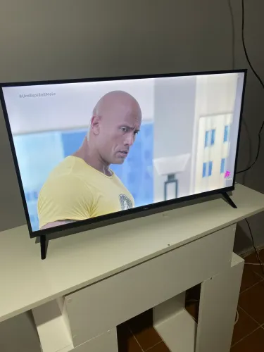 Televisão smart 32 polegadas nova .