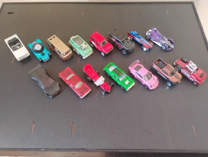 ? LOTE COM 15 HOT WHEELS NOVOS - R$150 ?