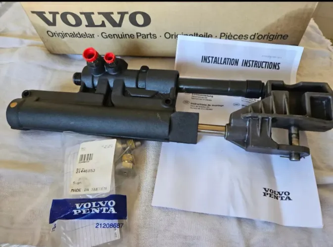 CILINDRO DIREÇÃO HIDRÁULICA - VOLVO PENTA