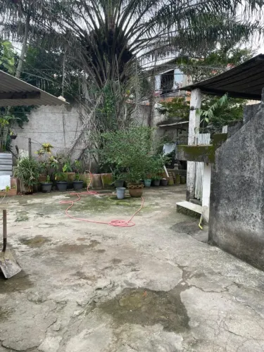 Venda de casa simples com espaço comercial 