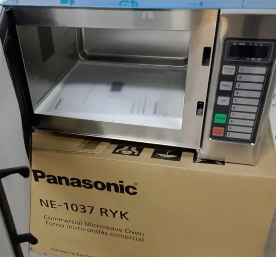 micro-ondas comercial Panasonic NE-1037 RYK, linha profissional 