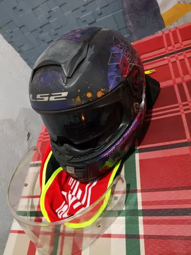 Capacete LS2 VECTOR 