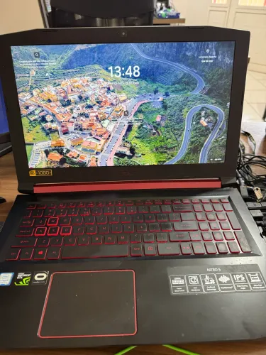 Vendo notebook nitro 5 bem conservado 