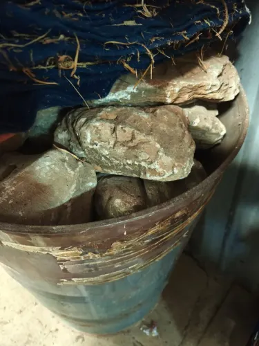 Vendo todas de uma vez, cerca de 50 pedras sabão brutas, de 2 até 4 kg cada