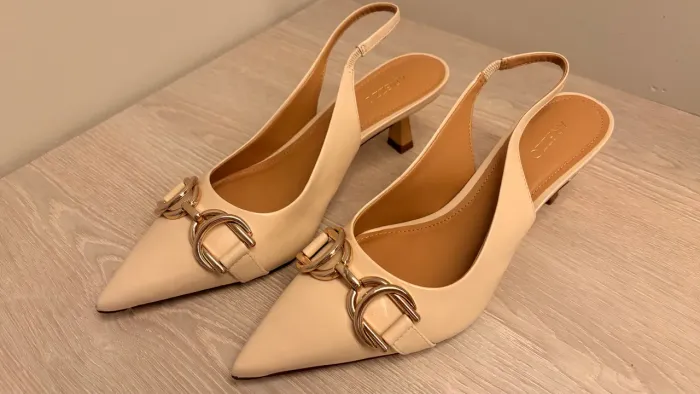 Scarpin off white Arezzo