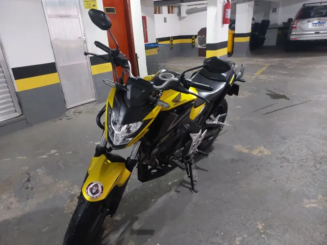 Honda CB 300F