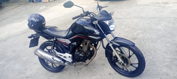 Moto Honda 160 modelo 2024, pra vender.