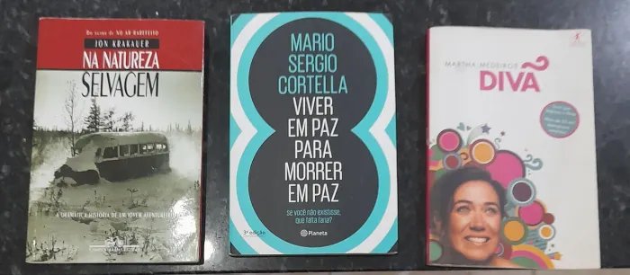 VENDO LIVROS POR 10 REAIS CADA UM.