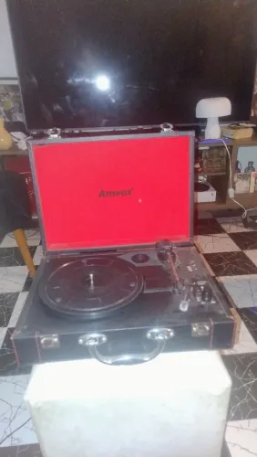Vitrola toca discos amvox ótimo estado