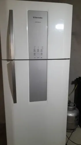 Geladeira Electrolux frost free, funcionando perfeitamente