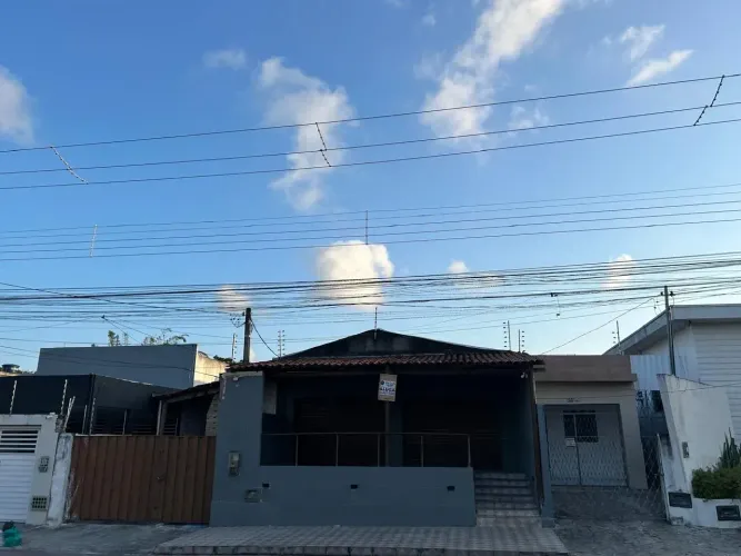 Imóvel para aluguel tem 230 metros quadrados com 3 quartos em Torre - João Pessoa - PB