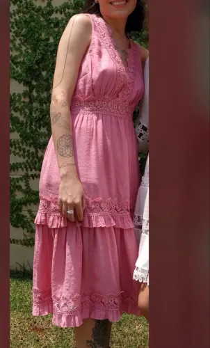 Vestido midi rosa festa 