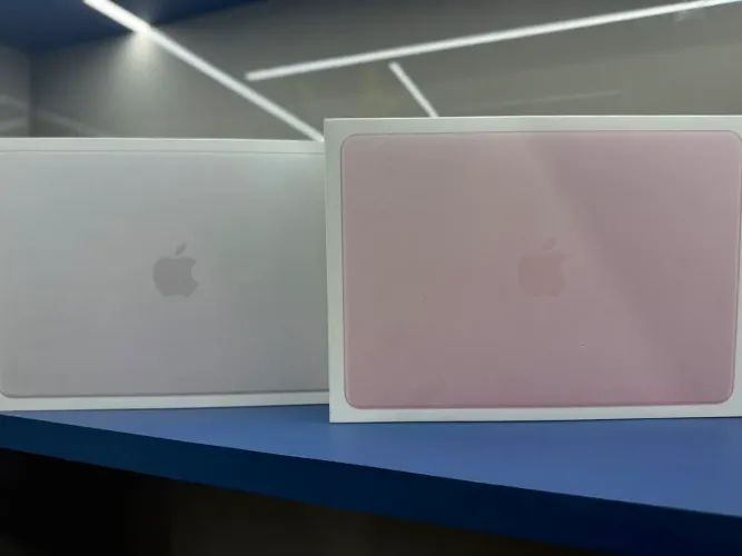 MacBook Neo 8/256