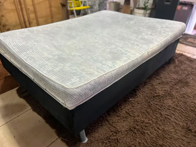 Cama box com colchão