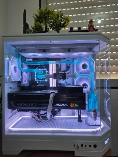 PC PREMIUM - RTX 5090 Aorus Master + Ryzen 9 9950X3D + 96GB 6000@30 + WC Custom