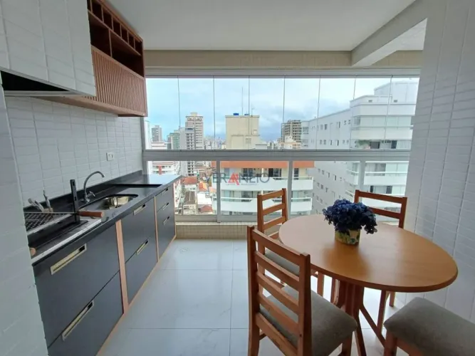 Apartamento à Venda em Vila Guilhermina, Praia Grande - SP