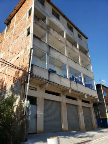 SÃO CONRADO, CARIACICA 3 APTOS e 1 LOJA + MEIO LOTE