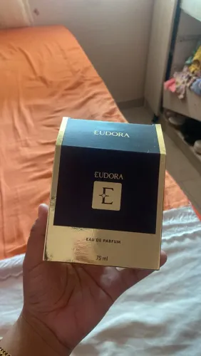 Perfume Eudora na caixa