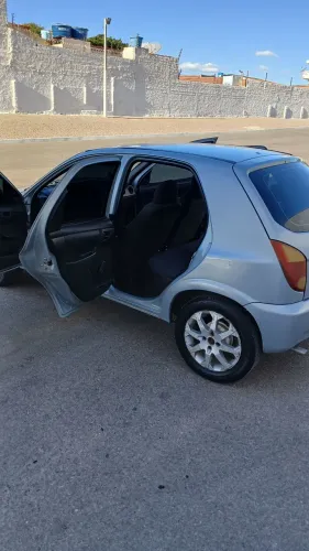 Volkswagen Gol Geração III Plus 1.0 MI 16V Gasolina Mec. 4P 2005