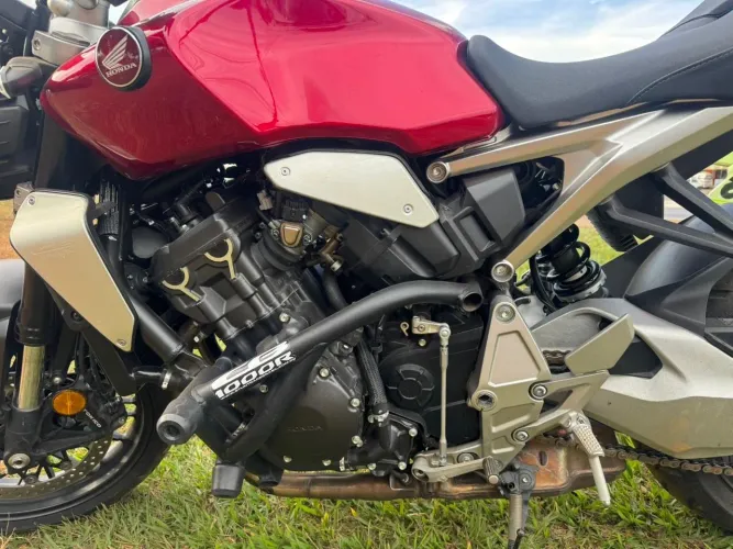 Honda CB 1000R Neo Sports Café (Apenas 1.389 km) - Estado de Zero!