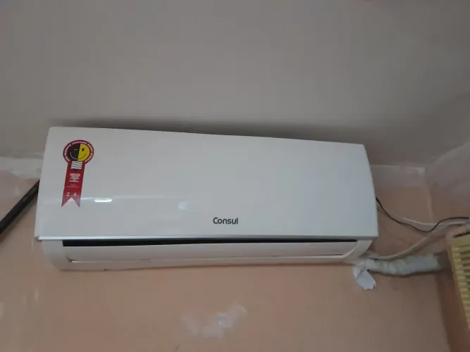CONDENSADORA CONSUL PARA AR CONDICIONADO 9000 BTUIS FUNCIONANDO PERFEITAMENTE NÃO É INVERT