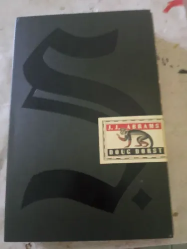 Livro raro "S" edição limitada