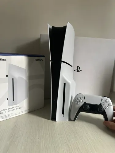 PlayStation 5 Slim Mídia Física + DualSense Vendo ou Troco
