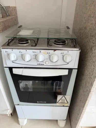 Fogão 4 bocas elétrico, ótimo funcionamento