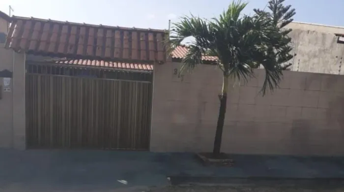 Casa /Condomínio 