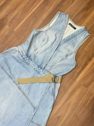 Vestido jeans marca SACADA