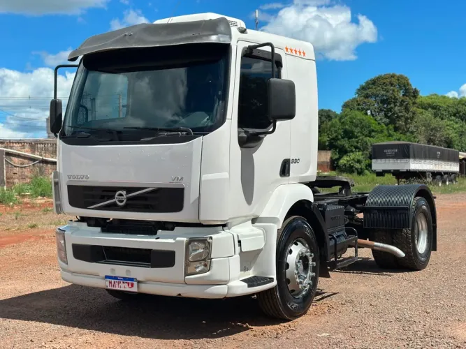 Volvo VM 330 4x2 2012