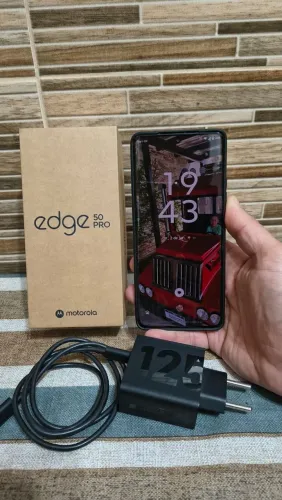 Moto Edge 50 pro 256GB - Celular top de linha (todo original)
